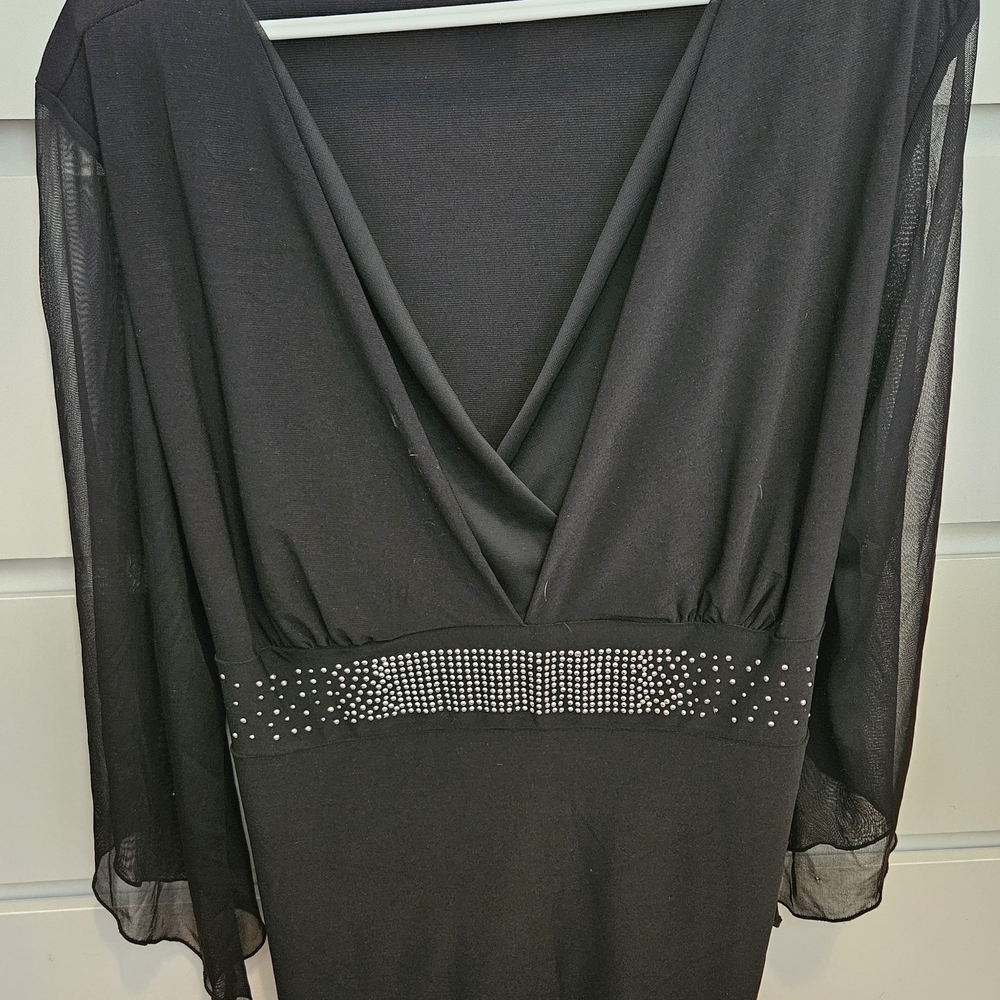 Elegant Black Dress with Rhinestone Detail